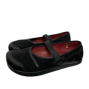 EARTH Mary janes black suede leather comfort shoes size 10 B medium width